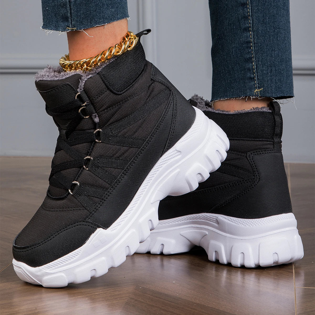 Red Ansoff women's sports shoes with flat soles, designed for walking and heightening, featuring a stylish athletic fashion look.