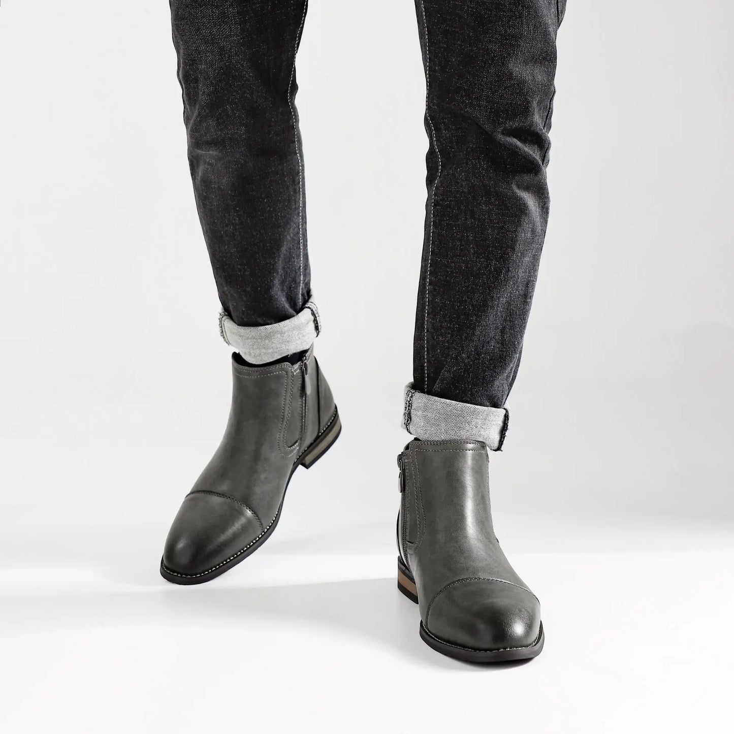 Men's Ansoff leather fashion boots, comfortable and stylish, featuring a sleek design suitable for casual and formal wear.