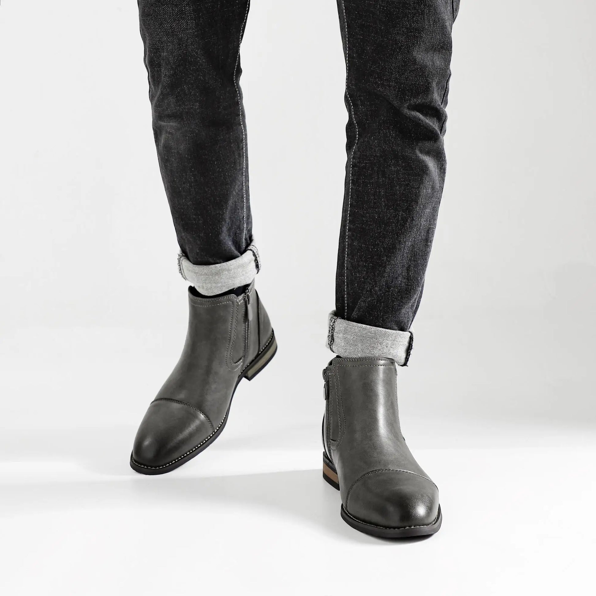 Men's Ansoff leather fashion boots, comfortable and stylish, featuring a sleek design suitable for casual and formal wear.