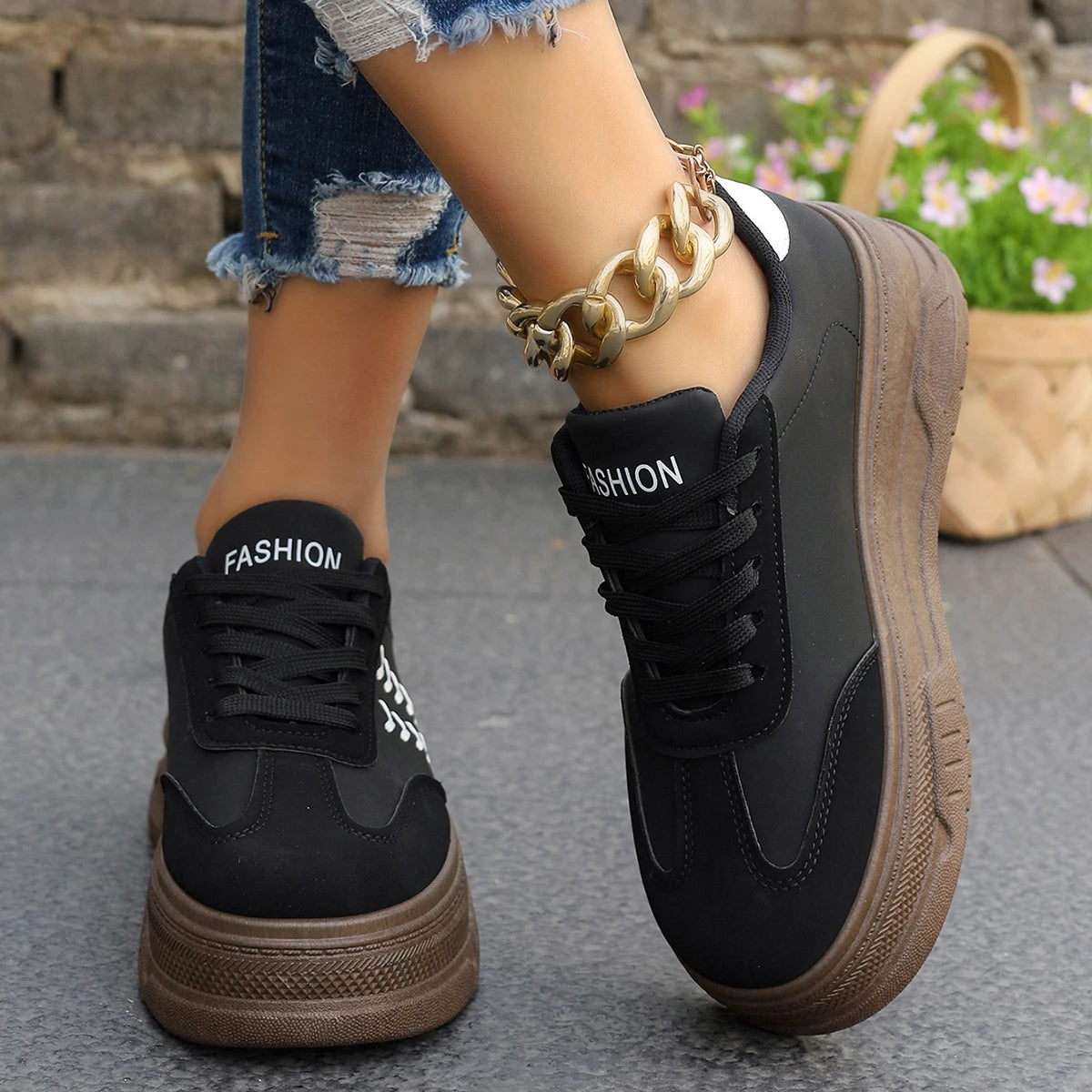 Ansoff women's sporty shoes with round toe, thick sole, anti-slip outsole, suitable for work or leisure, in a new fashion style