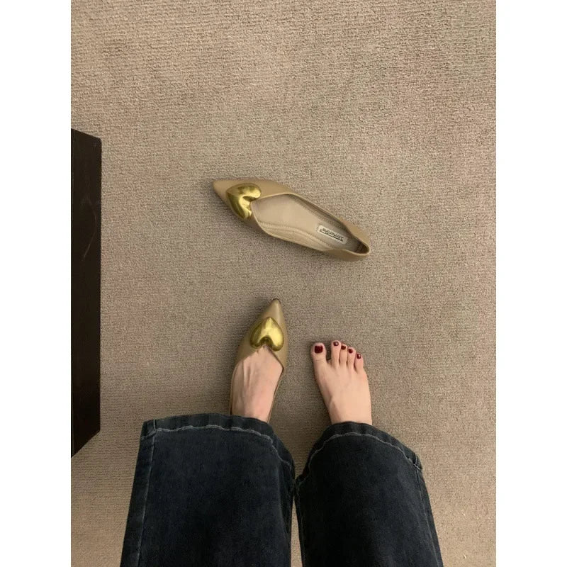 Elegant black flat-bottomed women's shoes by Ansoff, featuring a soft sole and French style for comfortable spring and autumn commuting.