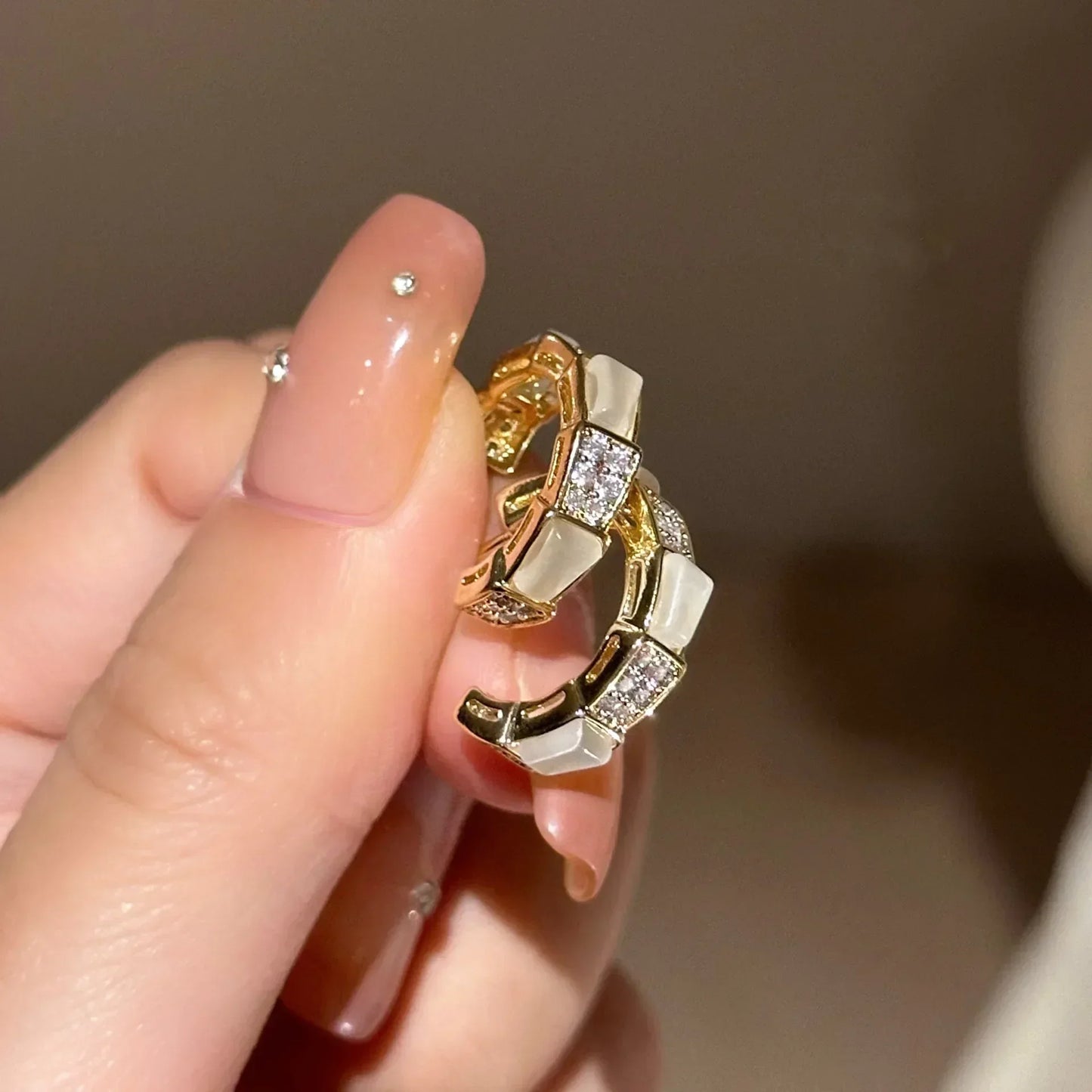 Vintage Geometry Irregular Eardrop Personality Asymmetry Dripping Oil Earrings for Women Fashion Daily Commuting Jewelry Gifts - Acros