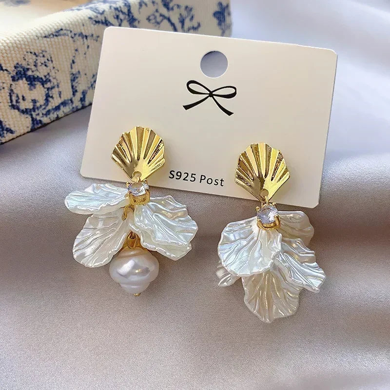 Vintage Geometry Irregular Eardrop Personality Asymmetry Dripping Oil Earrings for Women Fashion Daily Commuting Jewelry Gifts - Acros